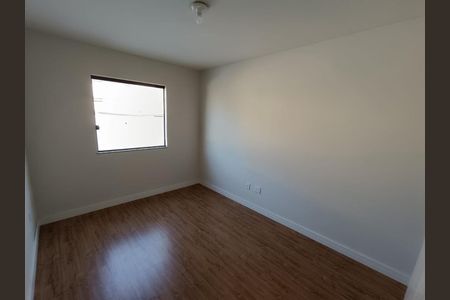 Casa à venda com 3 quartos, 130m² em Floramar, Belo Horizonte