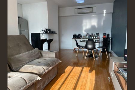 Apartamento à venda com 2 quartos, 74m² em Vila Cordeiro, São Paulo