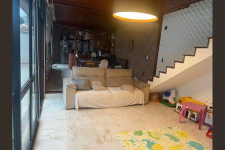 Casa à venda com 3 quartos, 214m² em Maravista, Niterói
