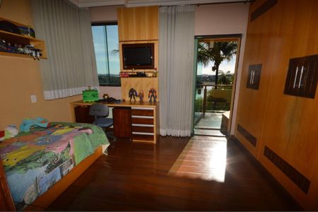 Casa à venda com 385m², 4 quartos e 10 vagas