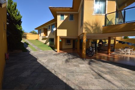 Casa à venda com 385m², 4 quartos e 10 vagas