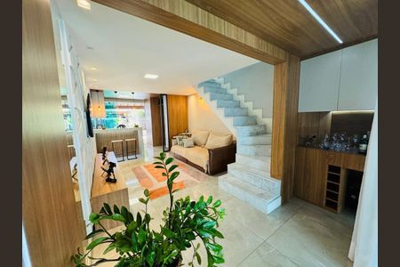 Casa à venda com 2 quartos, 120m² em Copacabana, Belo Horizonte