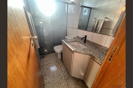 Apartamento à venda com 3 quartos, 165m² em Heliópolis, Belo Horizonte