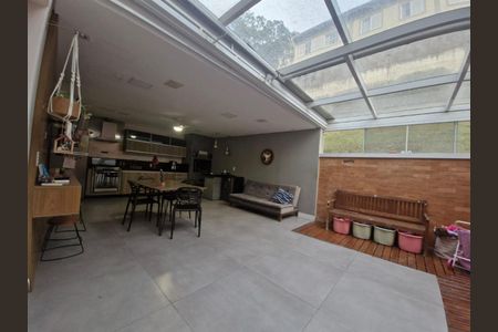 Casa de condomínio à venda com 250m², 5 quartos e 4 vagas