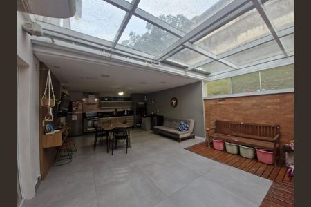 Casa de condomínio à venda com 250m², 5 quartos e 4 vagas