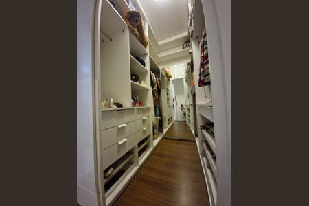 Casa de condomínio à venda com 250m², 5 quartos e 4 vagas