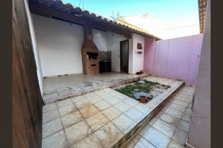 Casa à venda com 133m², 3 quartos e 2 vagas