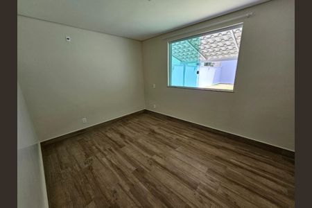 Casa à venda com 3 quartos, 180m² em Sinimbu, Belo Horizonte