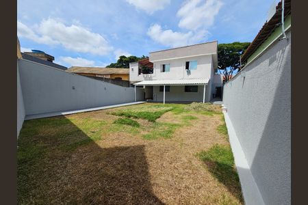 Casa à venda com 180m², 3 quartos e 2 vagas
