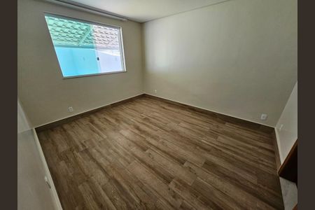 Casa à venda com 180m², 3 quartos e 2 vagas