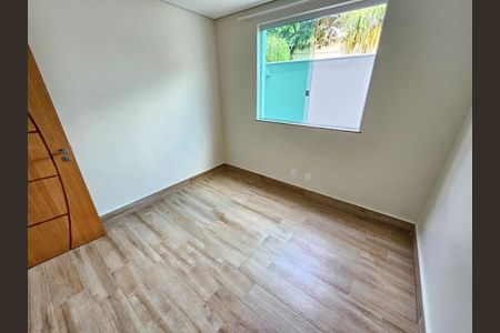 Casa à venda com 3 quartos, 180m² em Sinimbu, Belo Horizonte