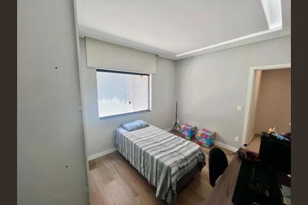 Casa à venda com 4 quartos, 360m² em São João Batista, Belo Horizonte