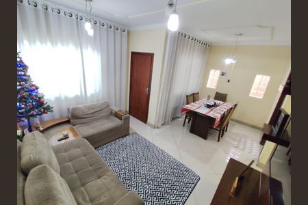 Casa à venda com 3 quartos, 240m² em Céu Azul, Belo Horizonte