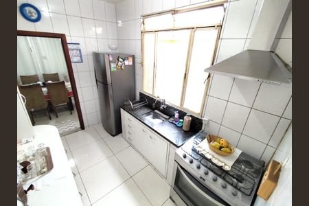 Casa à venda com 240m², 3 quartos e 2 vagas