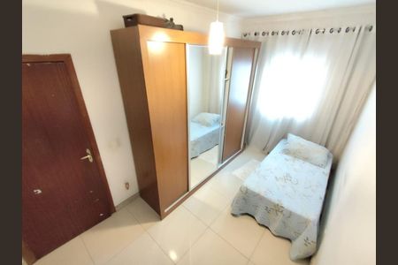 Casa à venda com 240m², 3 quartos e 2 vagas