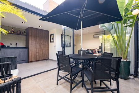Apartamento à venda com 160m², 2 quartos e 3 vagas Apartamento à venda com 160m², 2 quartos e 3 vagasCobertura