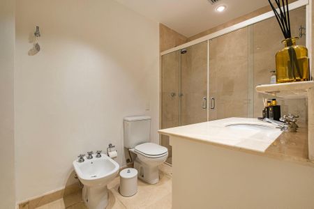 Banheiro de apartamento à venda com 2 quartos, 160m² em Jardim Paulista, São Paulo