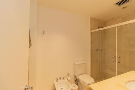 Apartamento à venda com 160m², 2 quartos e 3 vagas Apartamento à venda com 160m², 2 quartos e 3 vagasBanheiro