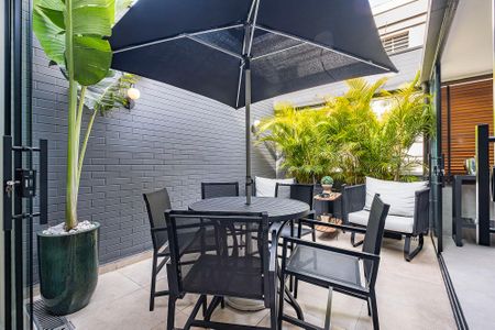 Apartamento à venda com 160m², 2 quartos e 3 vagas Apartamento à venda com 160m², 2 quartos e 3 vagasCobertura