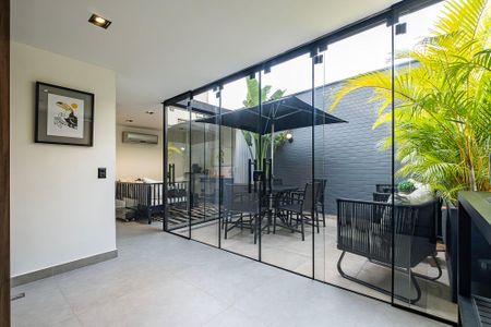 Apartamento à venda com 160m², 2 quartos e 3 vagas Apartamento à venda com 160m², 2 quartos e 3 vagasCobertura