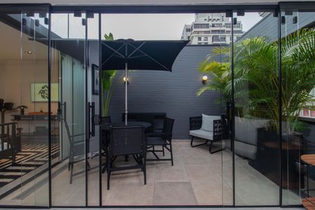 Apartamento à venda com 160m², 2 quartos e 3 vagas Apartamento à venda com 160m², 2 quartos e 3 vagasCobertura