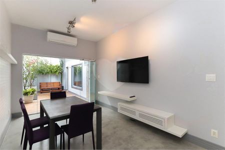 Casa à venda com 2 quartos, 120m² em Chácara Santo Antônio (Zona Sul), São Paulo