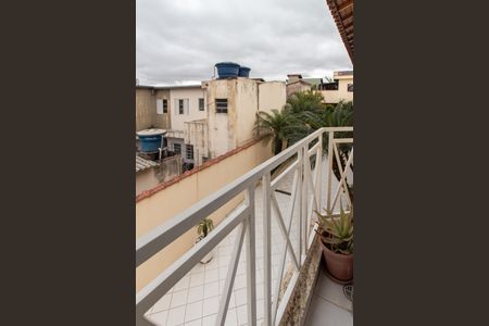 Casa de condomínio à venda com 200m², 3 quartos e 2 vagas Casa de condomínio à venda com 200m², 3 quartos e 2 vagasVaranda da Suíte 3