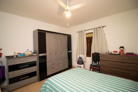 Casa à venda com 210m², 4 quartos e 2 vagas Casa à venda com 210m², 4 quartos e 2 vagasSuíte