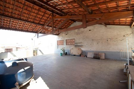 Casa à venda com 210m², 4 quartos e 2 vagas Casa à venda com 210m², 4 quartos e 2 vagasÁrea Externa - Terraço