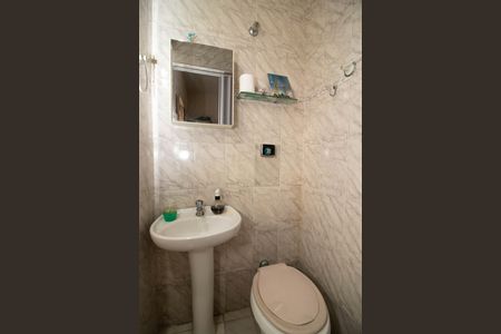 Casa à venda com 210m², 4 quartos e 2 vagas Casa à venda com 210m², 4 quartos e 2 vagasCasa 2 - Banheiro