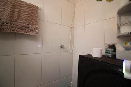 Casa à venda com 210m², 4 quartos e 2 vagas Casa à venda com 210m², 4 quartos e 2 vagasBanheiro Social