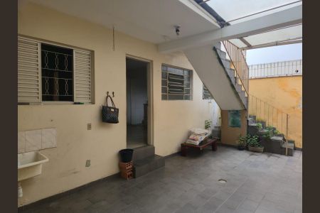 Casa à venda com 210m², 4 quartos e 2 vagasÁrea de Serviço / Casa 02