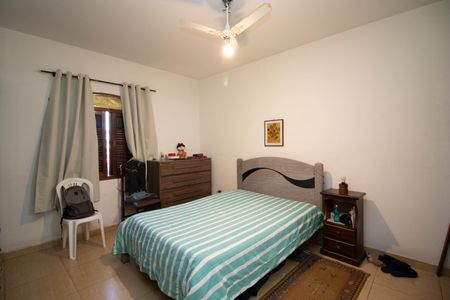 Casa à venda com 210m², 4 quartos e 2 vagas Casa à venda com 210m², 4 quartos e 2 vagasSuíte