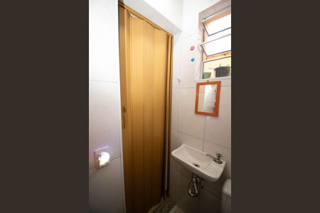 Casa à venda com 210m², 4 quartos e 2 vagas Casa à venda com 210m², 4 quartos e 2 vagasBanheiro Social