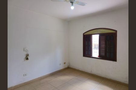 Casa à venda com 210m², 4 quartos e 2 vagasSuíte 01 / Casa 01