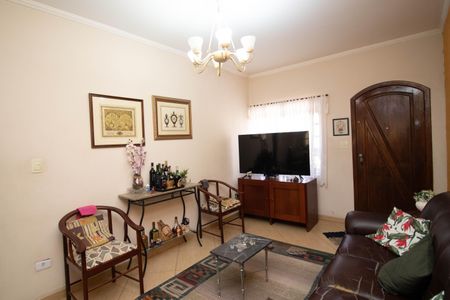 Casa à venda com 210m², 4 quartos e 2 vagas Casa à venda com 210m², 4 quartos e 2 vagasSala