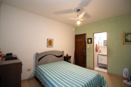 Casa à venda com 210m², 4 quartos e 2 vagas Casa à venda com 210m², 4 quartos e 2 vagasSuíte