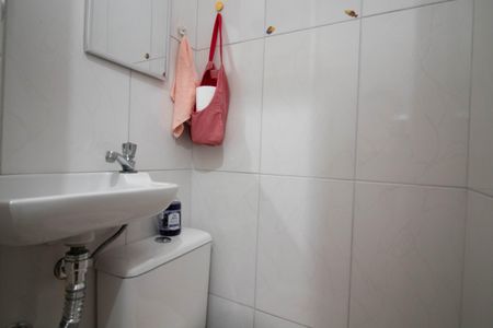 Casa à venda com 210m², 4 quartos e 2 vagas Casa à venda com 210m², 4 quartos e 2 vagasBanheiro da Suíte