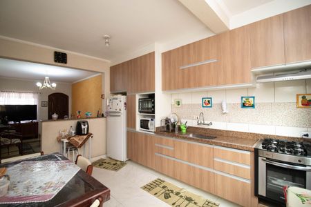 Casa à venda com 210m², 4 quartos e 2 vagas Casa à venda com 210m², 4 quartos e 2 vagasCozinha