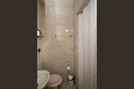 Casa à venda com 210m², 4 quartos e 2 vagas Casa à venda com 210m², 4 quartos e 2 vagasCasa 2 - Banheiro