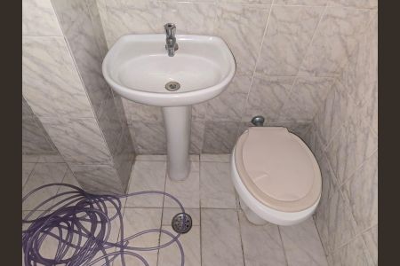 Casa à venda com 210m², 4 quartos e 2 vagasBanheiro da Suíte 2