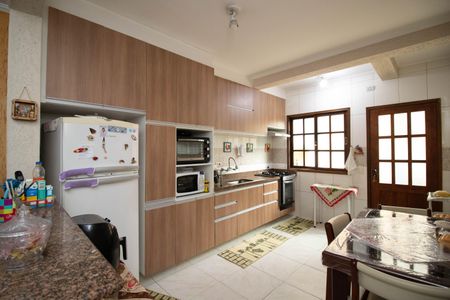 Casa à venda com 210m², 4 quartos e 2 vagas Casa à venda com 210m², 4 quartos e 2 vagasCozinha