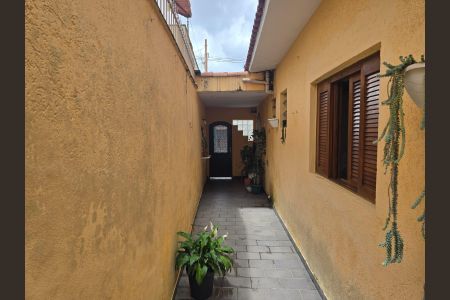 Casa à venda com 210m², 4 quartos e 2 vagascorredor porta acesso a garagem  / Casa 01