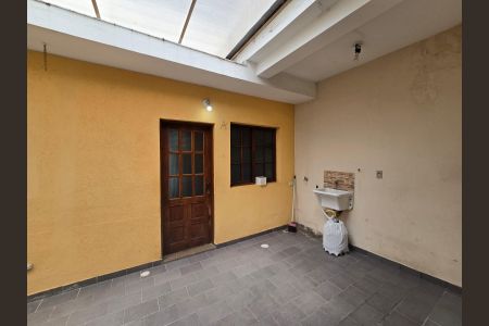 Casa à venda com 210m², 4 quartos e 2 vagasÁrea de Serviço / Casa 01