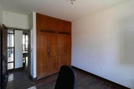 Casa à venda com 500m², 5 quartos e 4 vagasSemi Suíte 2