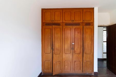 Casa à venda com 500m², 5 quartos e 4 vagasSemi Suíte 1