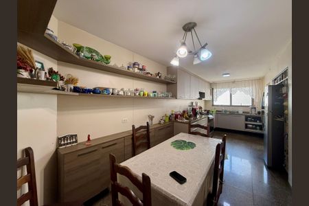 Apartamento para alugar com 160m², 3 quartos e 2 vagas Apartamento para alugar com 160m², 3 quartos e 2 vagasCozinha