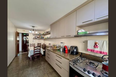 Apartamento para alugar com 160m², 3 quartos e 2 vagas Apartamento para alugar com 160m², 3 quartos e 2 vagasCozinha