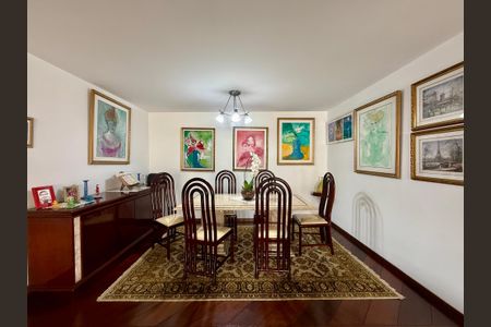 Apartamento para alugar com 160m², 3 quartos e 2 vagas Apartamento para alugar com 160m², 3 quartos e 2 vagasSala