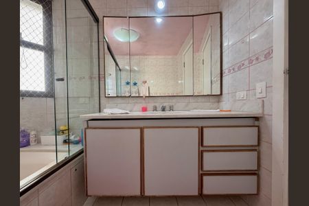 Apartamento para alugar com 160m², 3 quartos e 2 vagas Apartamento para alugar com 160m², 3 quartos e 2 vagasBanheiro Suíte